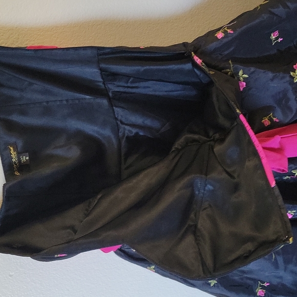 Betsey Johnson Evening embroidered floral dress size 10 - Picture 5 of 7